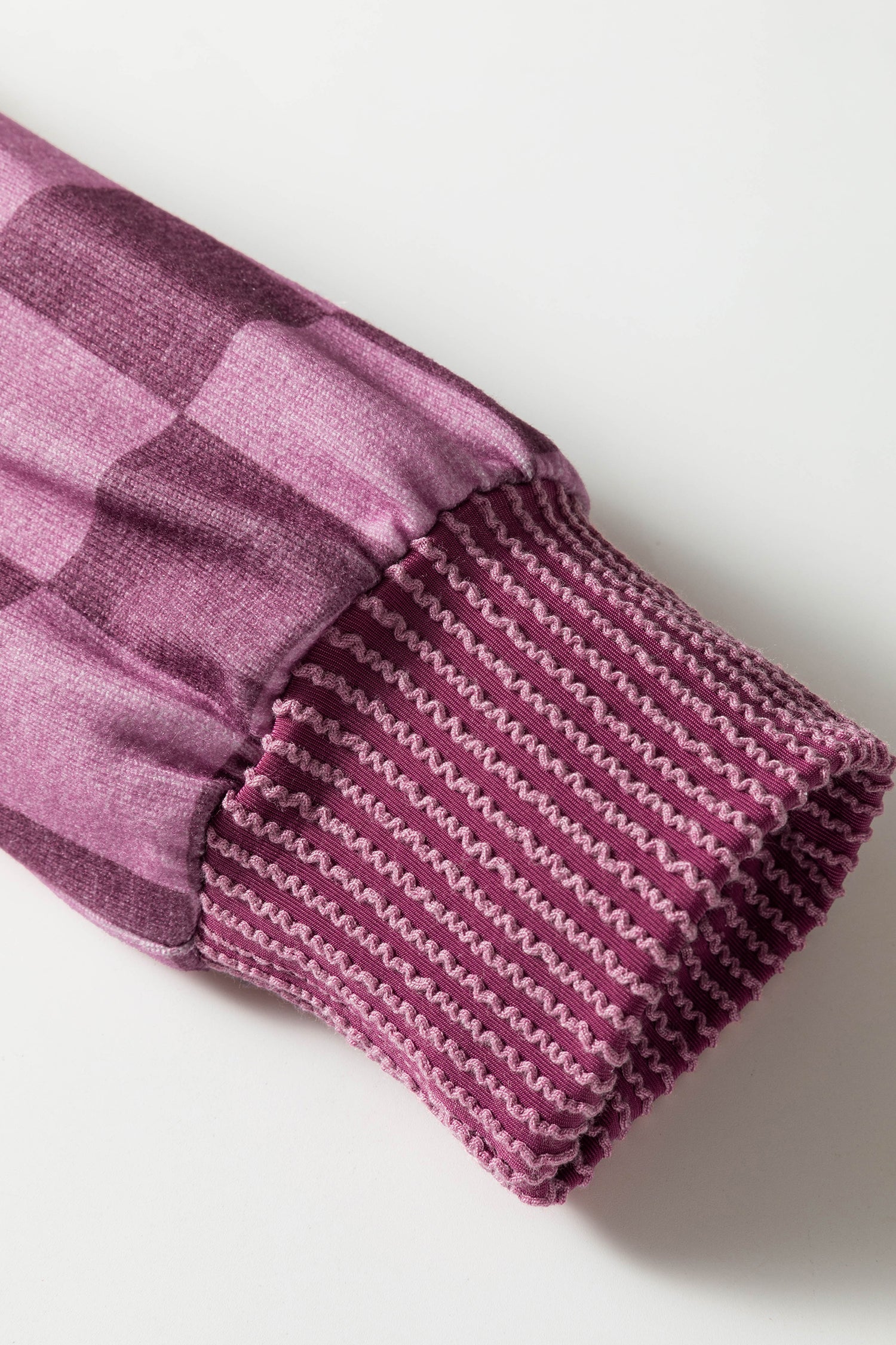 Ribbed Trim Checkered Print LS Pullover Top