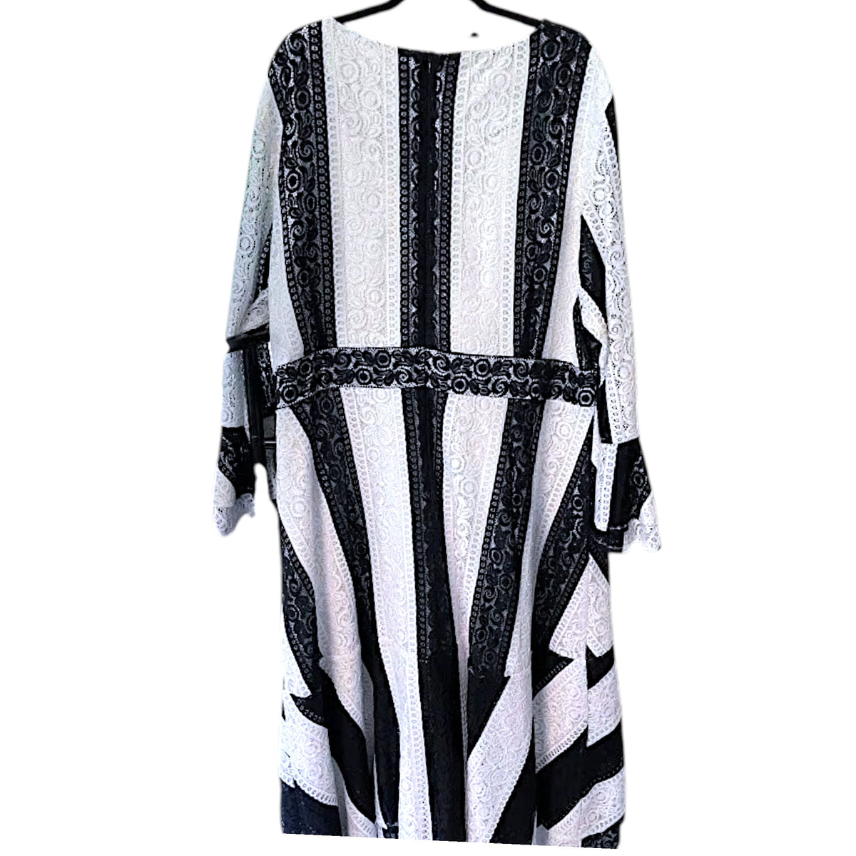 Giovanni Cutout Knit Diagonal Contrast Stripe Gown