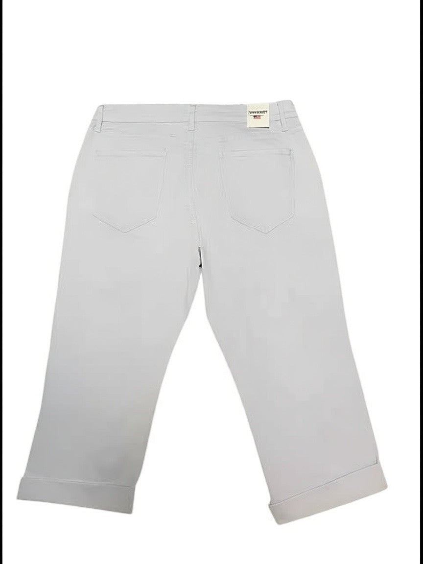 Somethinguluv3 white cropped denim capris with back pockets and cuffed hems from the YMI Jeanswear collection.